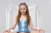 [Image: zq8bwemjsryj_t.jpg]