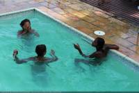 [Image: lvajvbku5185_t.jpg]