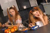 [Image: 7ff1rl3rox1r_t.jpg]