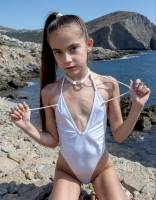 [Image: gf4hrod7dx9y_t.jpg]