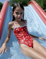 [Image: vuybq1h9zck0_t.jpg]