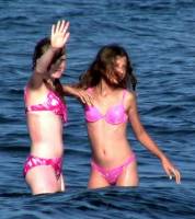 [Image: i8ziy0211i5m_t.jpg]