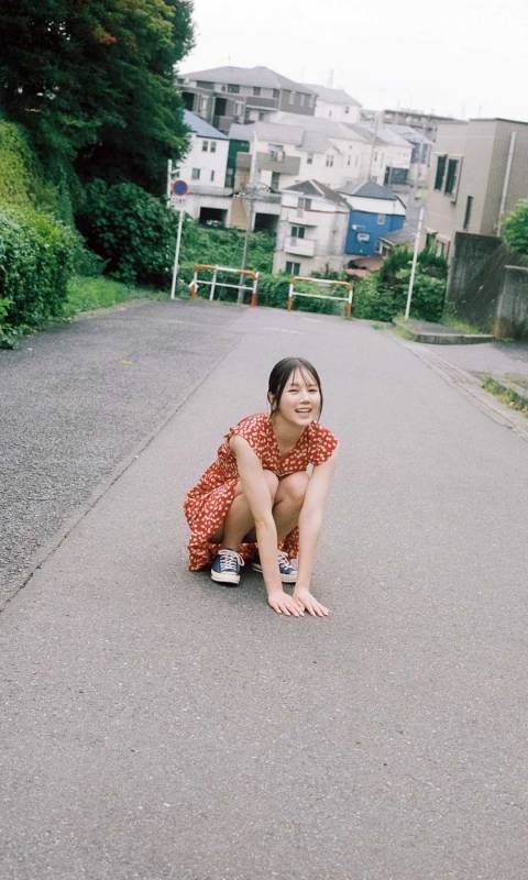 [JP]涼森れむ写真集「友達以上」[98P]